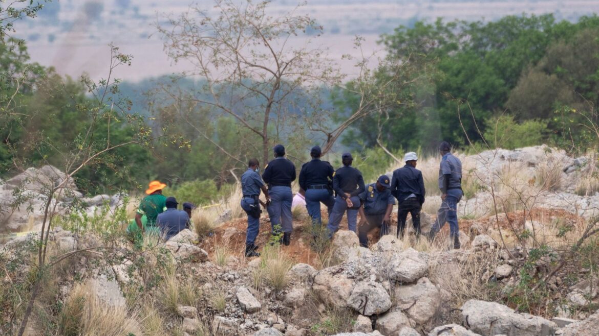 Découverte d'un corps après l'opération contre les mineurs illégaux en Afrique du Sud