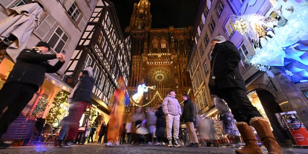 Le Marché de Noël de Strasbourg : Saturation et Tarifs Élevés