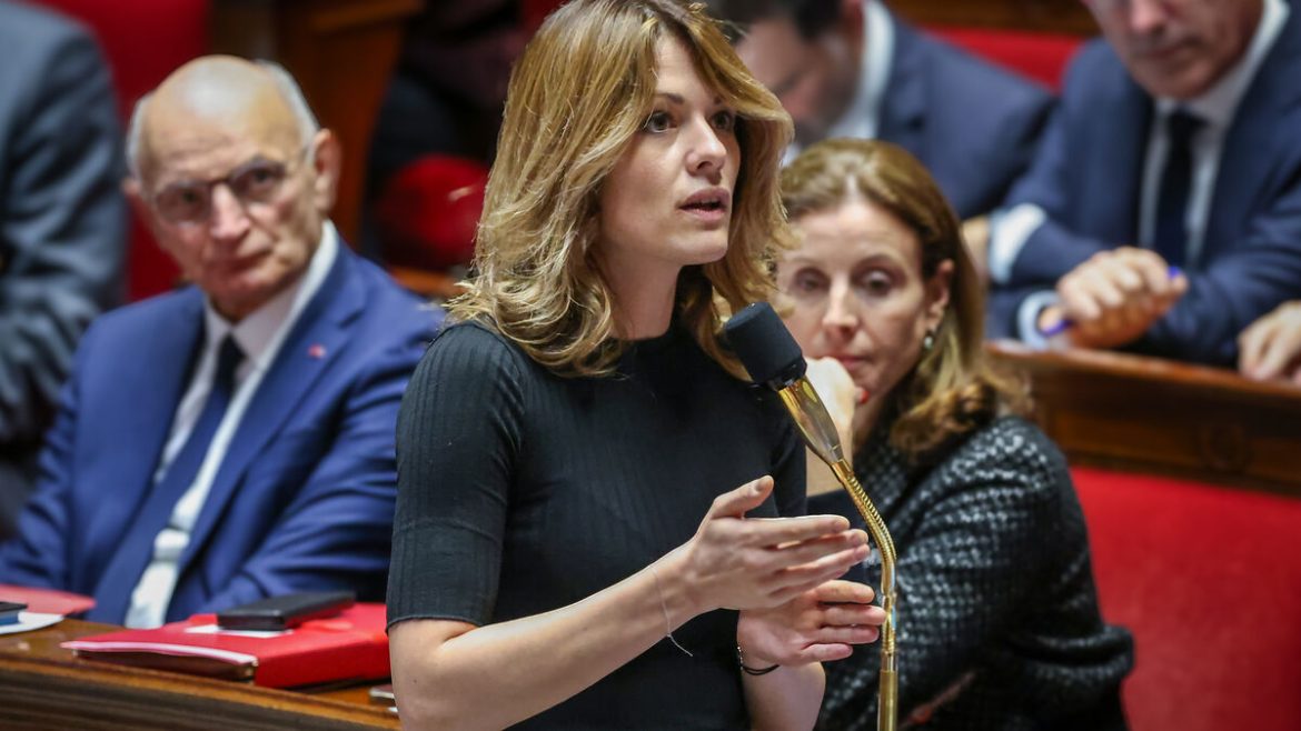 Le gouvernement appelle le RN à un compromis budgétaire urgent