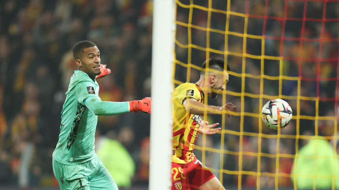 Lens renverse Nantes dans un match fou (3-2) !