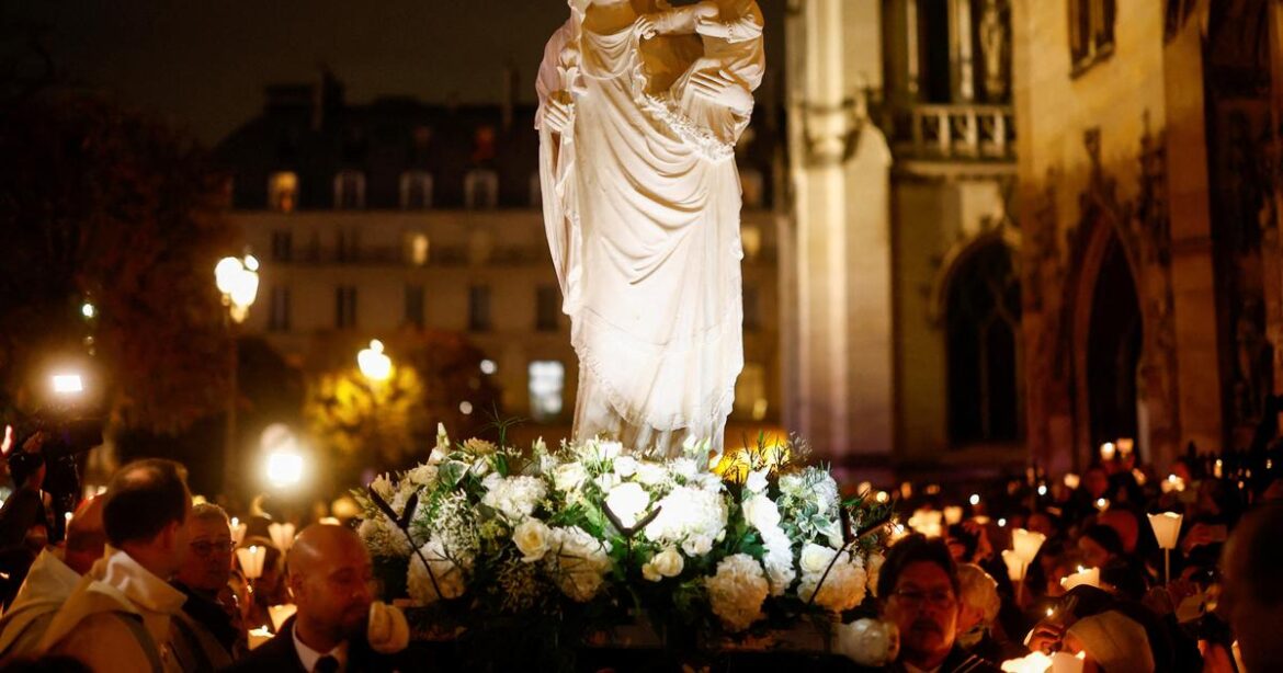 Rachida Dati plaide pour un droit d'entrée à Notre-Dame de Paris