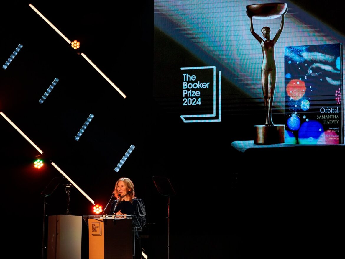 Samantha Harvey remporte le Prix Booker avec 'L'Orbital'