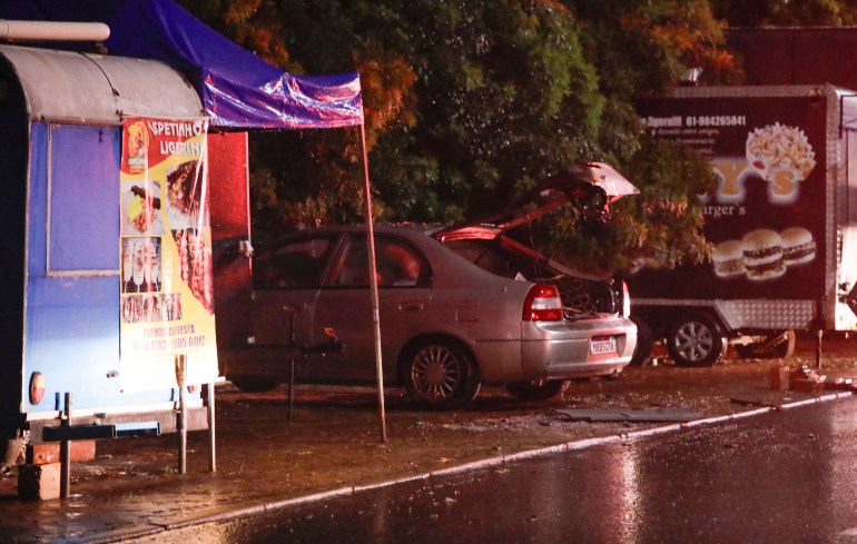 Une voiture détruite après une explosion près de la Chambre des Députés à Brasilia, Brésil, le 13 novembre 2024. Une personne a été retrouvée morte près de la Cour suprême du Brésil après que deux explosions ont entraîné l'évacuation du bâtiment, ont déclaré des responsables. (Photo par Sergio Lima / AFP)