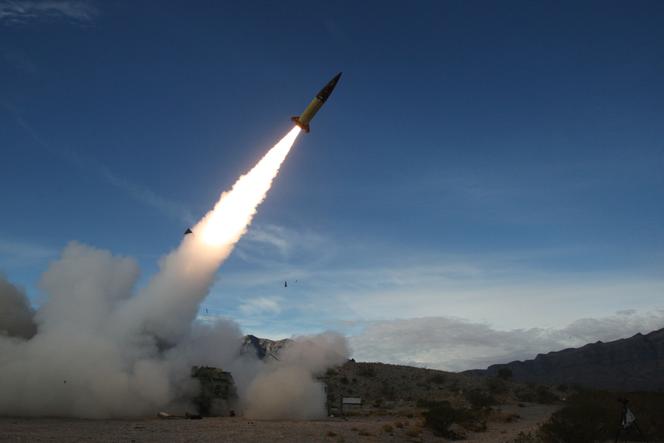 Un tir de missile tactique (ATACMS) au terrain d’essai de White Sands, au Nouveau-Mexique, États-Unis.