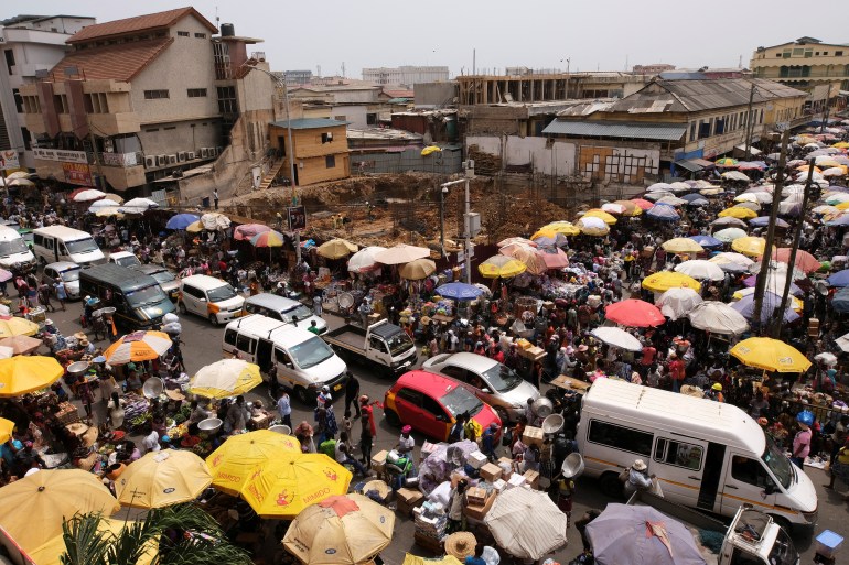 Vue générale du marché de Makola, l'un des plus grands centres commerciaux du pays à Accra, Ghana. Photo prise le 26 mars 2022. REUTERS/Francis Kokoroko