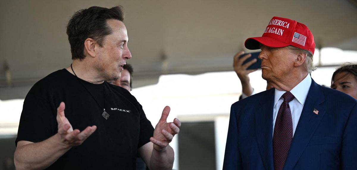 Elon Musk avec Donald Trump lors d'un lancement SpaceX