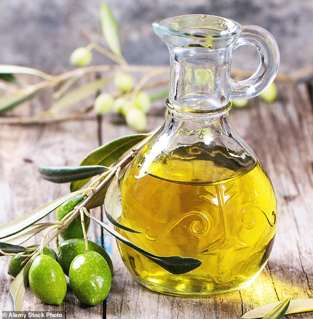 Les invités apportent maintenant des huiles d'olive, des vinaigres et du granola comme cadeaux pour les hôtes, au lieu de la traditionnelle bouteille de vin.