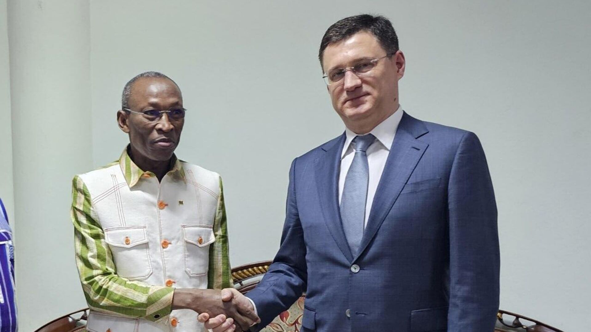 Rencontre entre Alexandre Novak et Apollinaire Joachim Kyélem de Tambela