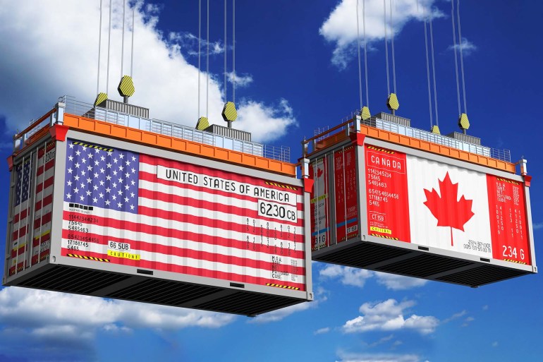 Containers avec des drapeaux du Canada et des États-Unis